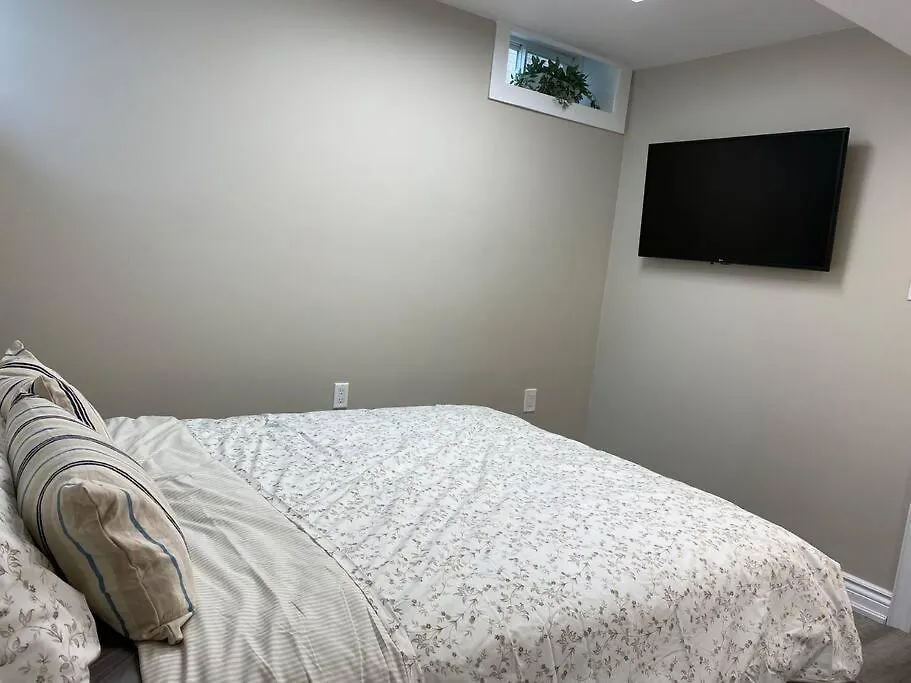 Entire Basement With 3 Bedrooms Niagara Falls Holiday home